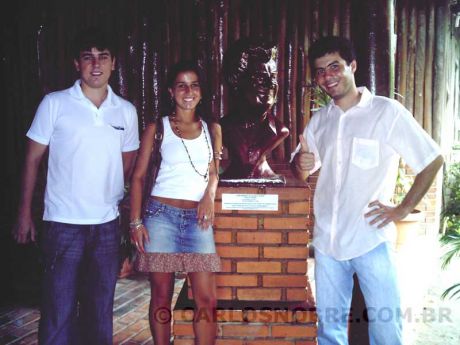 Busto - Rodrigo ( E ), Bibiana, Leonardo ( D ) - Netos ( 2006 )
